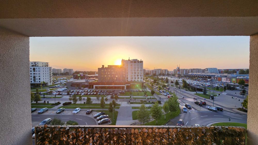 2 camere - Coresi Kasper - vedere spre Quosmo/pietonala/Coresi mall