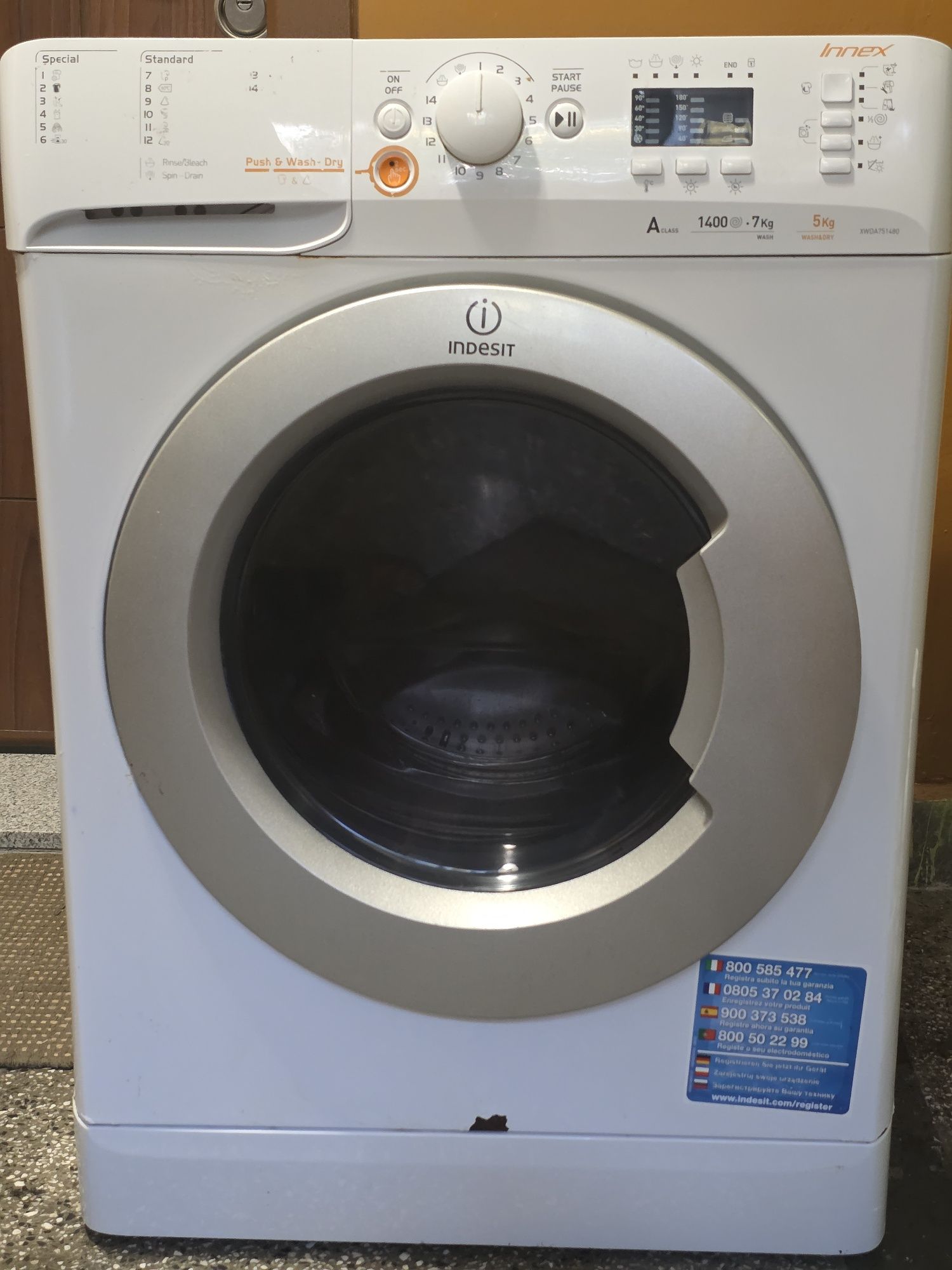 Пералня със сушилня Indesit