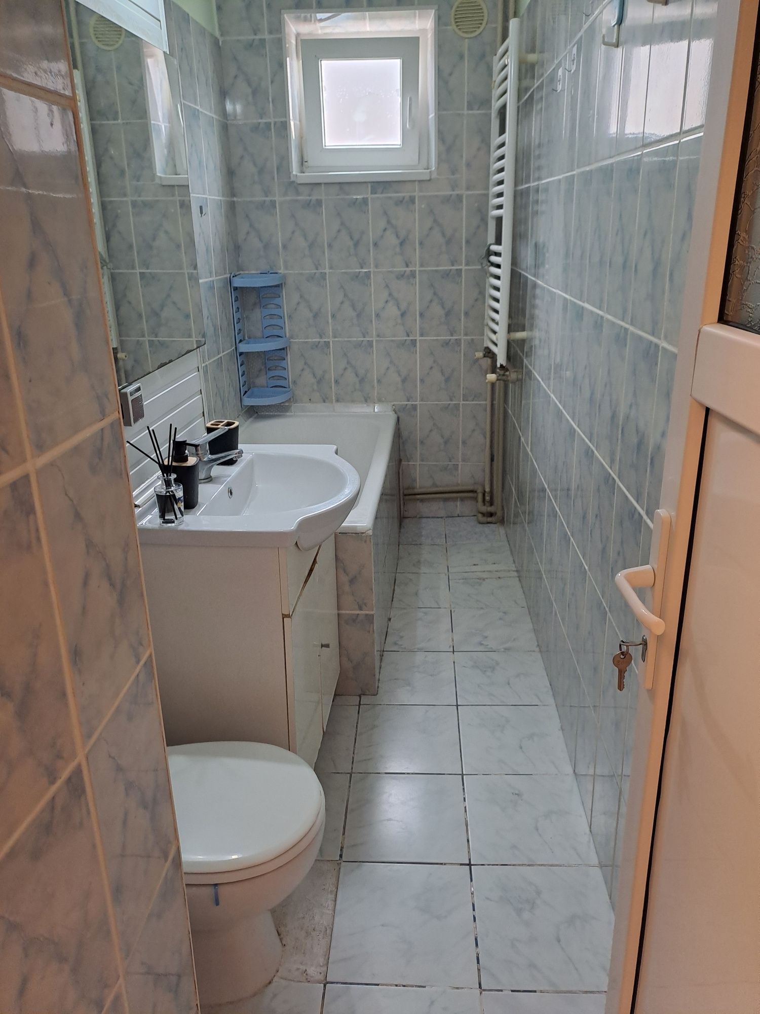Închiriez apartament 2 camere
