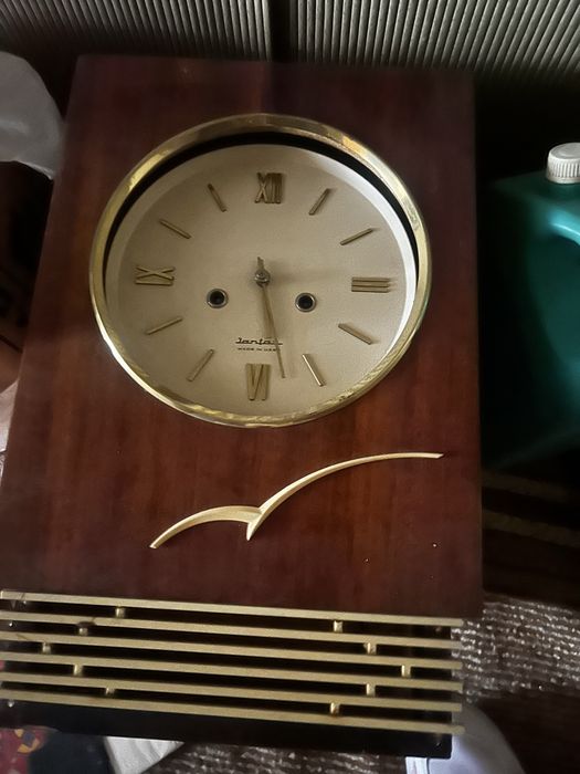 Антики, часовни плочи