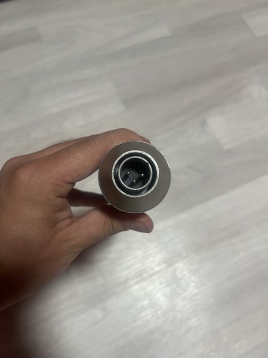 Продам студийный микрафон behrenger b-1