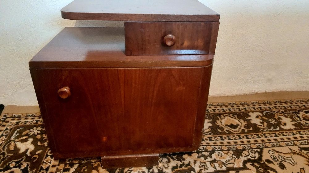 Нощно шкафче -2 бр