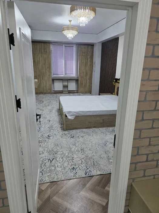 Сдаётся 1х переделан на 2х квартира на 5 этаж орр КРЫТЫЙ