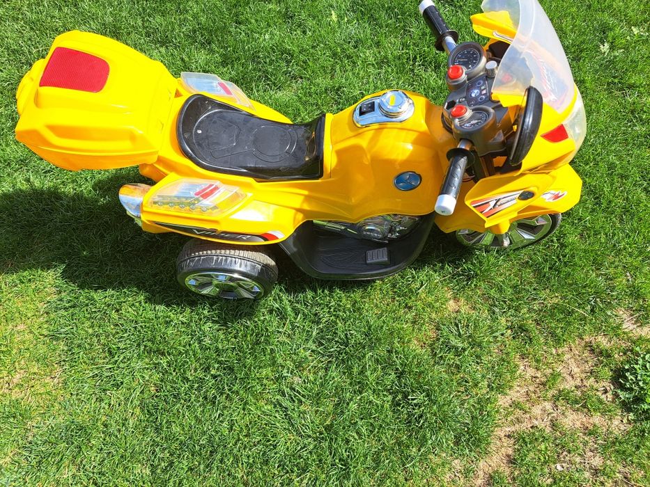 Музикален детски мотор с акумулаторна батерия