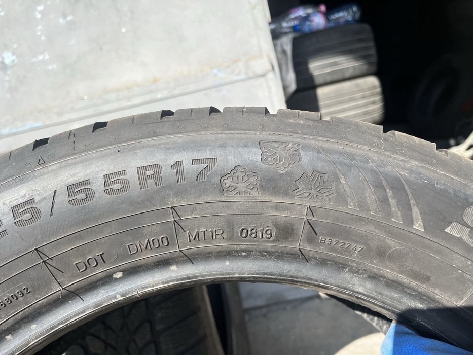 4 бр. зимни гуми 225/55/17 Dunlop MO DOT 0819 5 mm