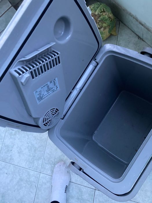 Хладилна чанта на 12 волта