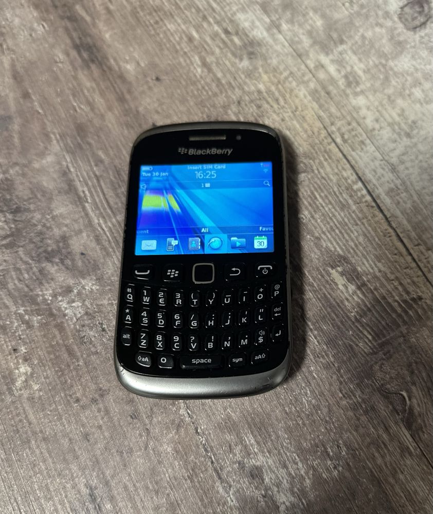 Blackberry Curve 9320