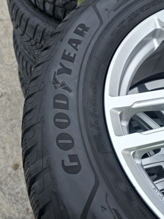 2 Броя 235/65/17 Gooyear 8,5mm 2022DOT КАТО НОВИ