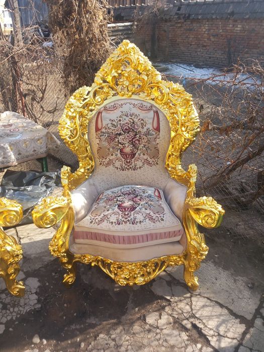 Vând mobila de lux model baroc