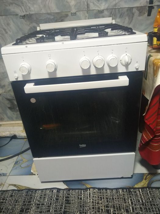 Aragaz Beko aprindere electrica