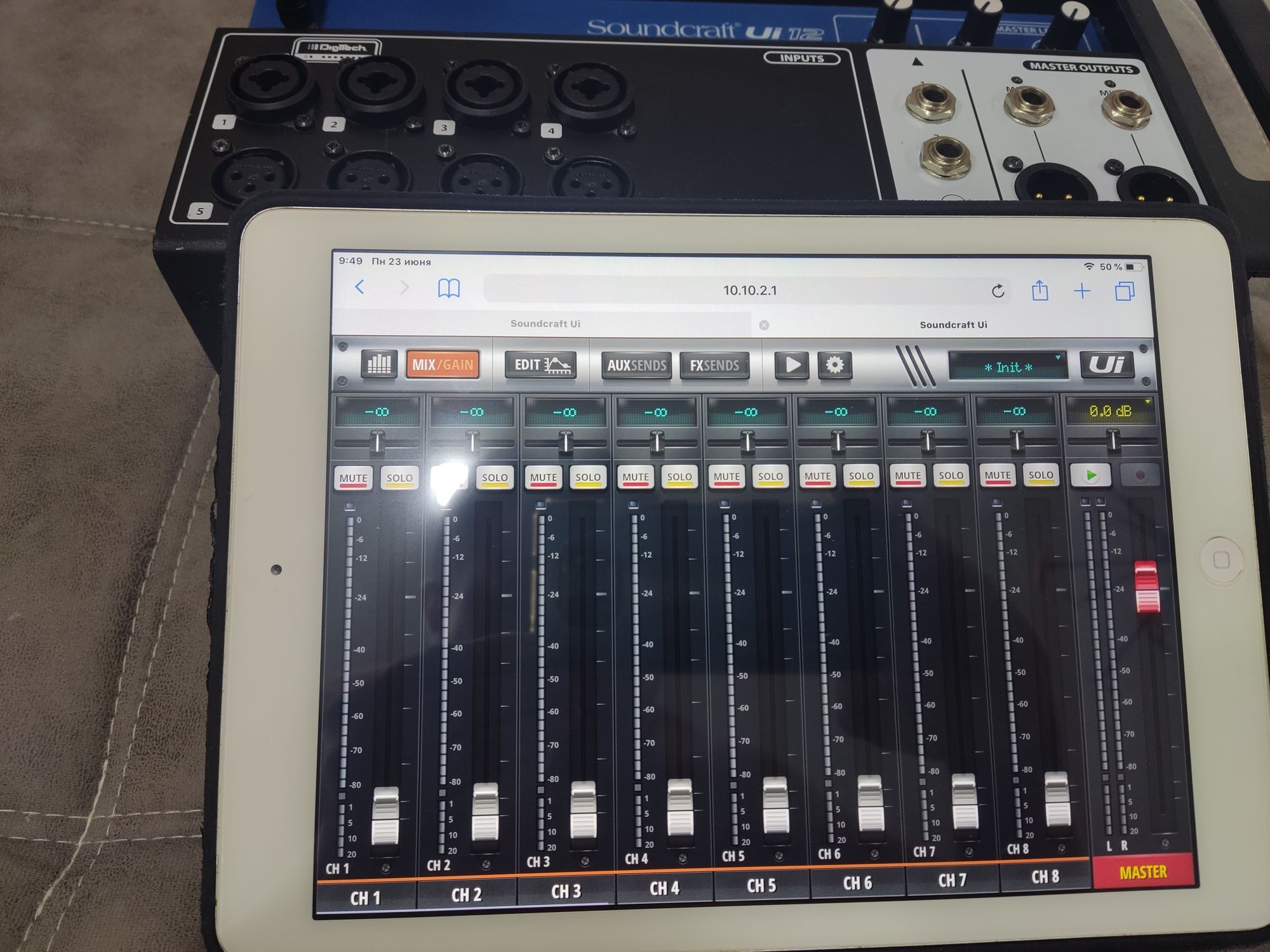 Микшер Soundcraft Ui12+ipad air