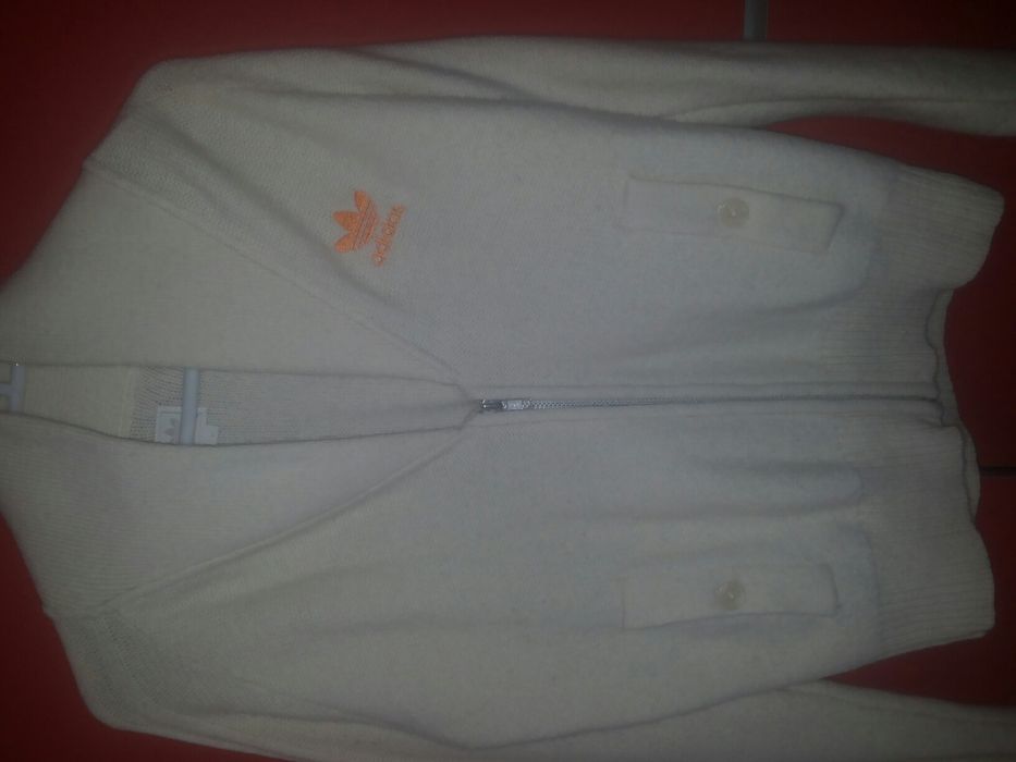 Плетена жилетка на Adidas