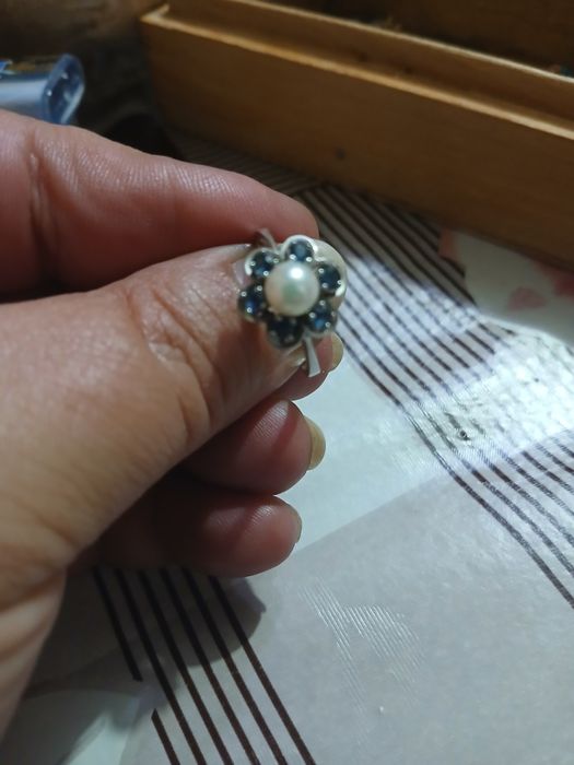 Inel cu safir și perlă 
aur galben 14k gramaj 5.93g.