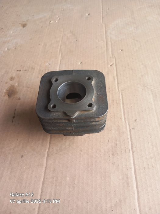 Cilindru piaggio zip,nrg/Far scuter.
