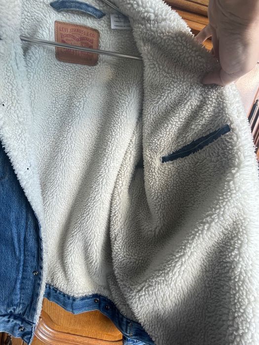 Geacă autentică de blugi Levi’s  îmblănită