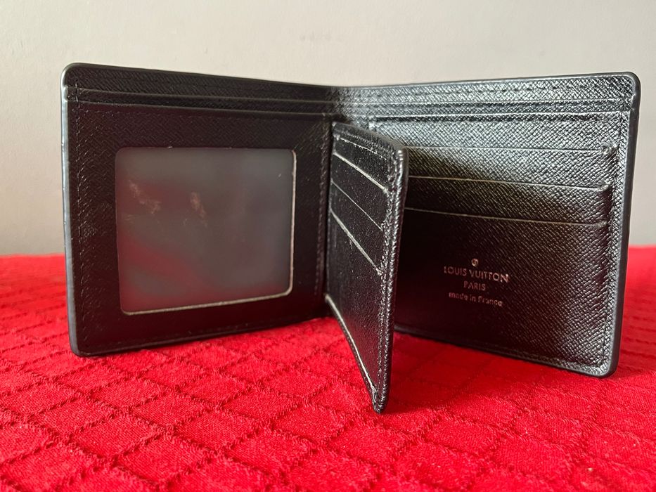 LOUIS VUITTON - портфейл