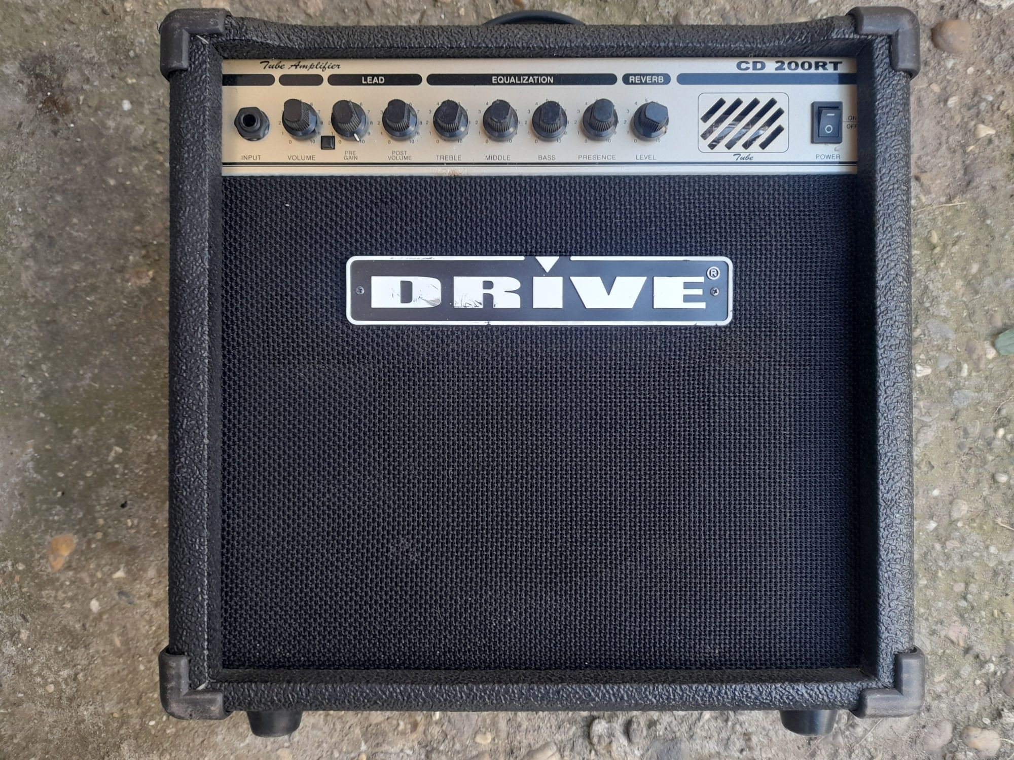 Drive CD 200RT amplificator chitara  hibrid lampa