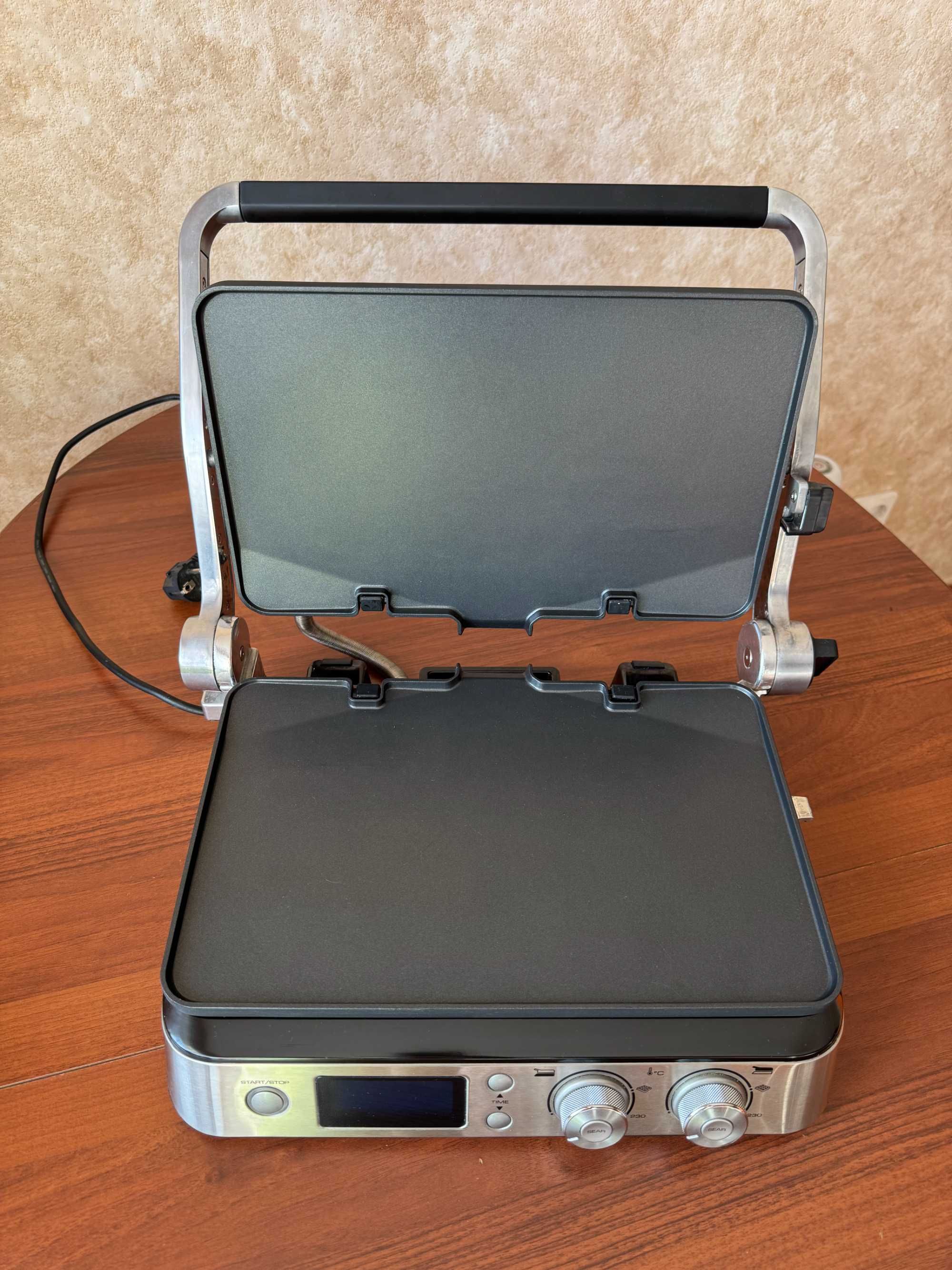 Продам мультигрильницу DeLonghi