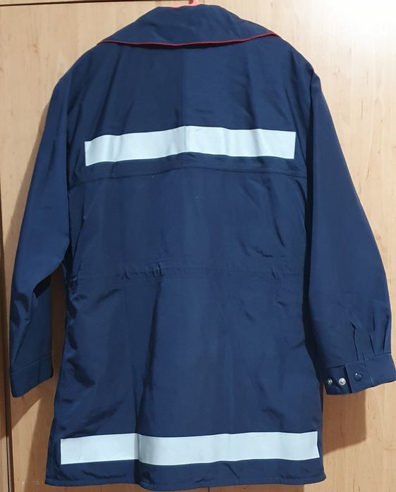 Vând geaca de lucru pentru bărbați de culoare bleumarin