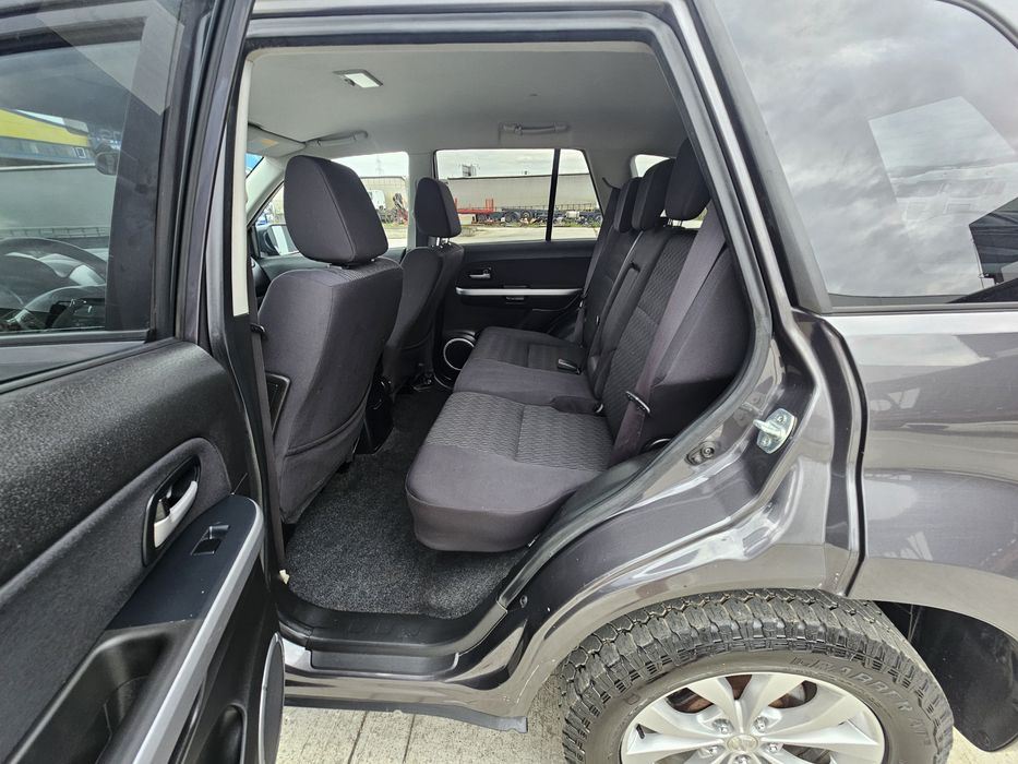 Suzuki grand vitara,1.9Diesel, 4x4, Navi, Xenon, Cârlig,Posibil Rate *