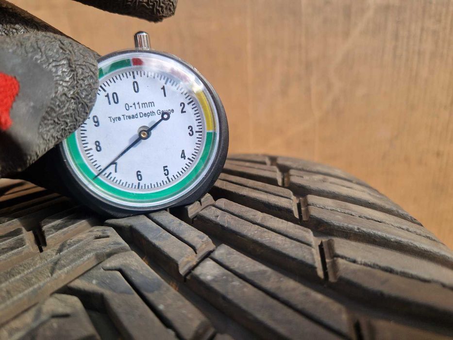 2 Continental R20 235/45
Всесезони гуми 
DOT1123