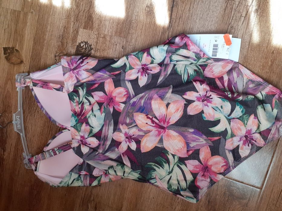 Penti costum de baie