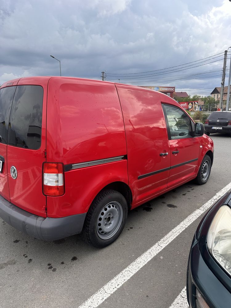 Vând Wolksvagen Caddy