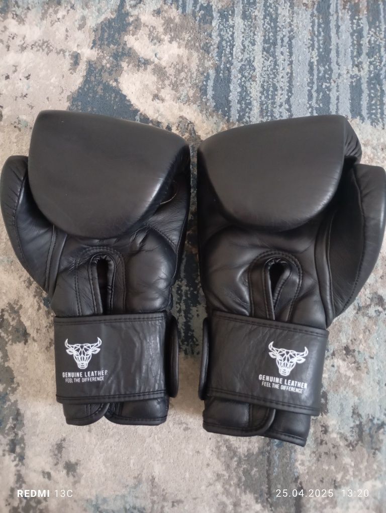 Mănuși de box KNOCKOUT 150 de lei sunați pentru mai multe detalii