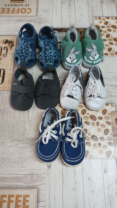 Lot papucei bebe