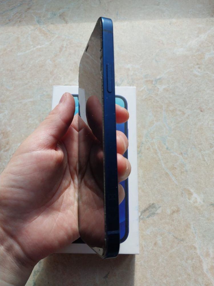 iPhone 12 в хорошем состоянии