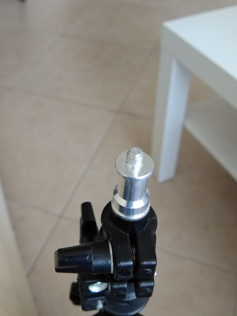 2 броя Фотографски пилони 2м до 4 кг всеки
