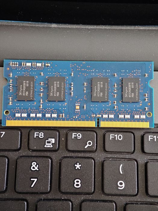 2X memorie laptop hynix 4GB+4GB dual channel 1600mhz (12800s)  DDR3