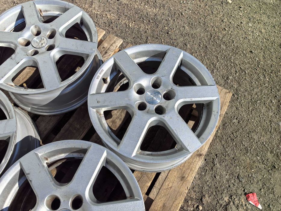 16 цола 5 х 98 мм Ситроен Ц8 / Пежо 807 / Ланча Федра - 7 Инча / ЕТ 27