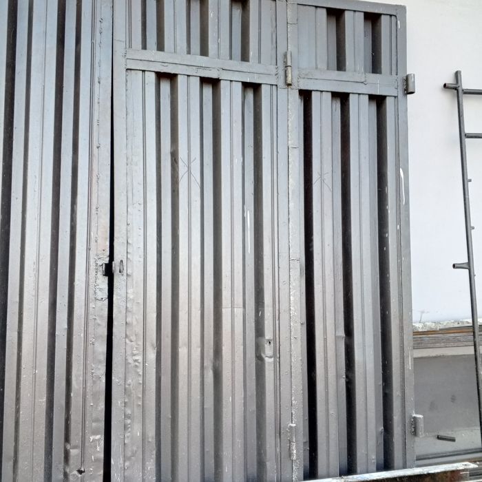 Темир дарвоза сотилади 2.700.0