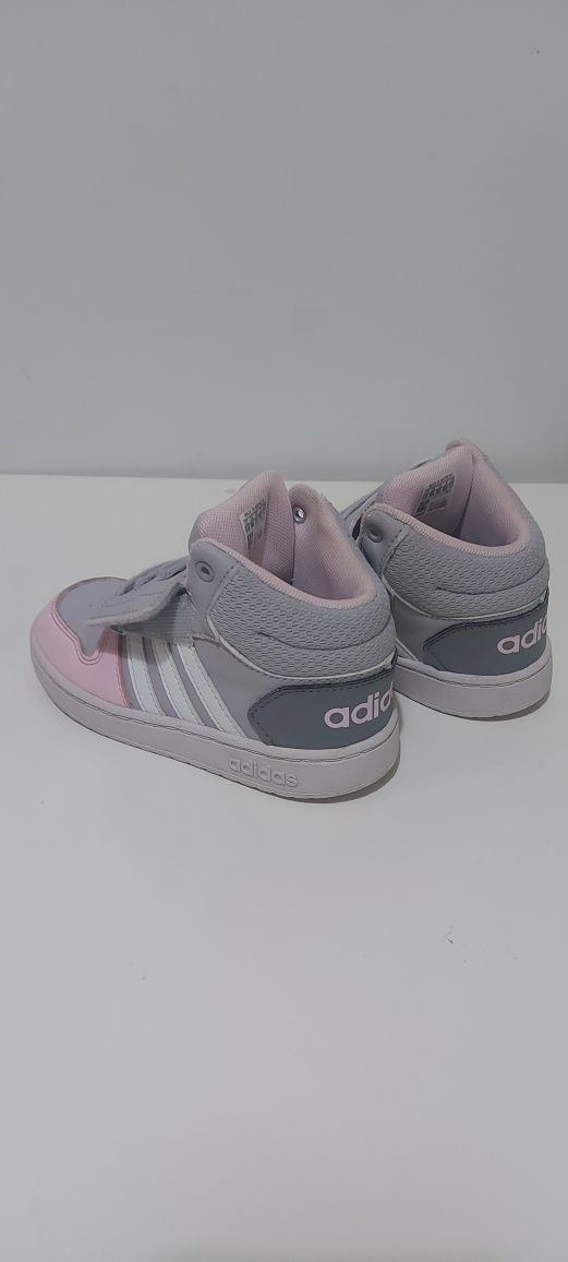 Детски маратонки ADIDAS размер 26.5