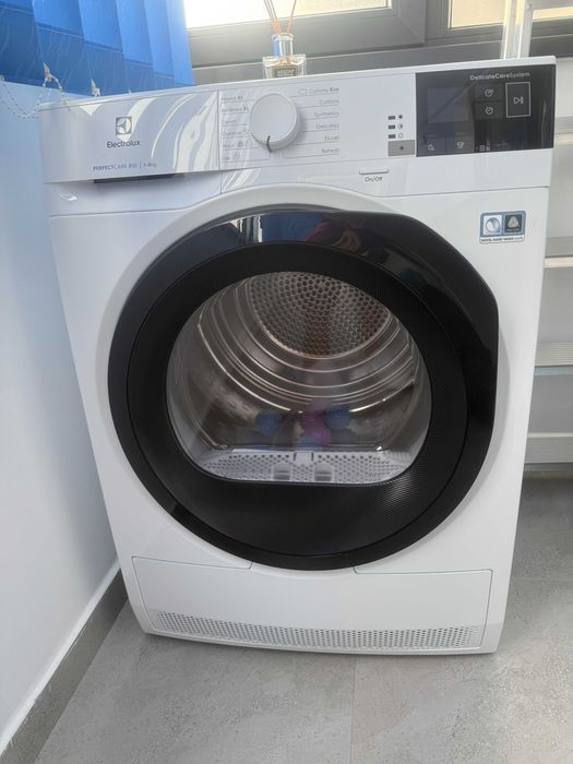 Uscator rufe Electrolux PerfectCare800