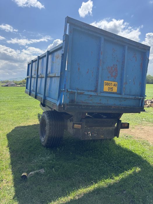 Semanatoare paioase si remorca agricola