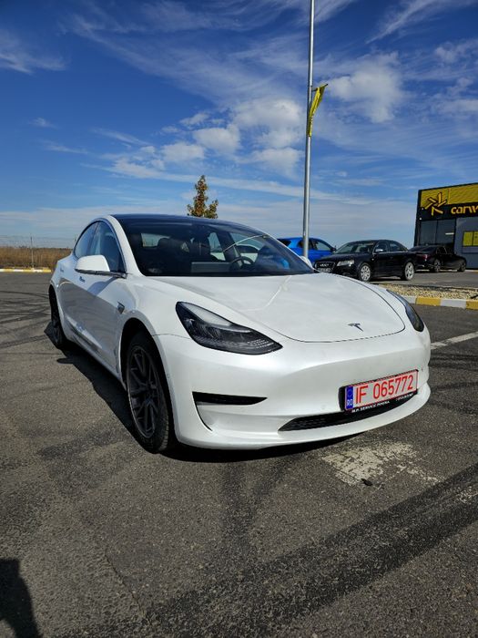 Tesla model 3 2020 sr+  325cp