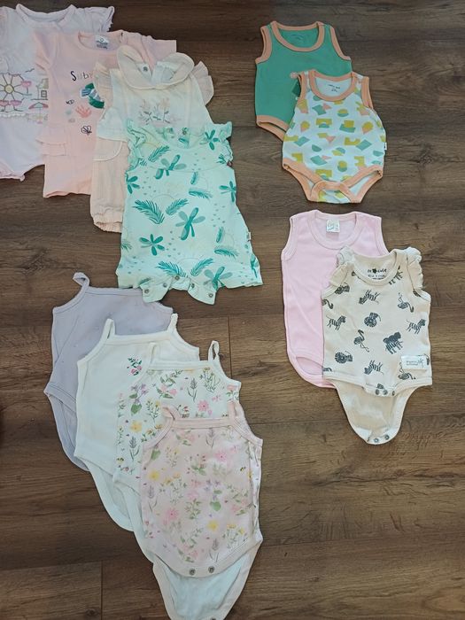 Подарявам бебешки дрешки