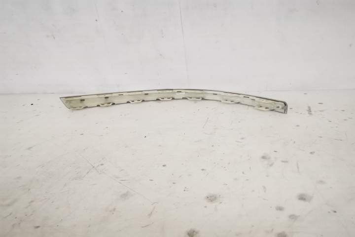 Ornament Crom Dreapta Bara Spate Original In Stare Buna Bentley  Benta