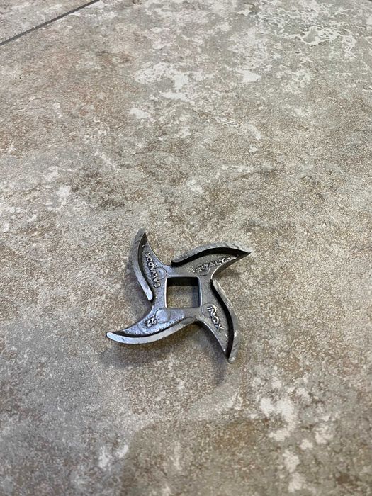 Решетки и ножове за електрически месомелачки