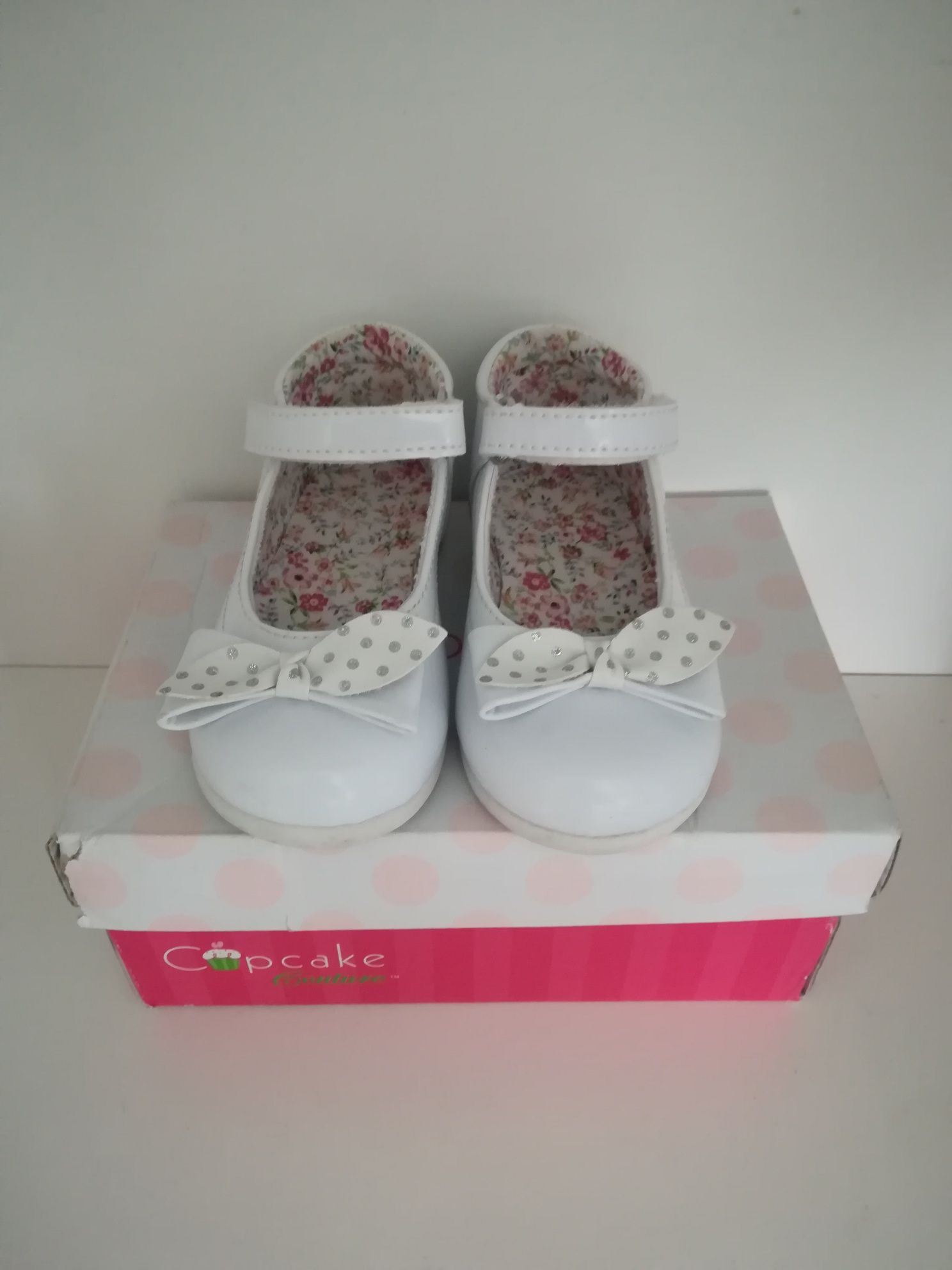 Чудесни обувчици за малка принцеса - Cupcake Couture