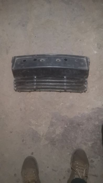 БМВ Е34, накладка под номер.