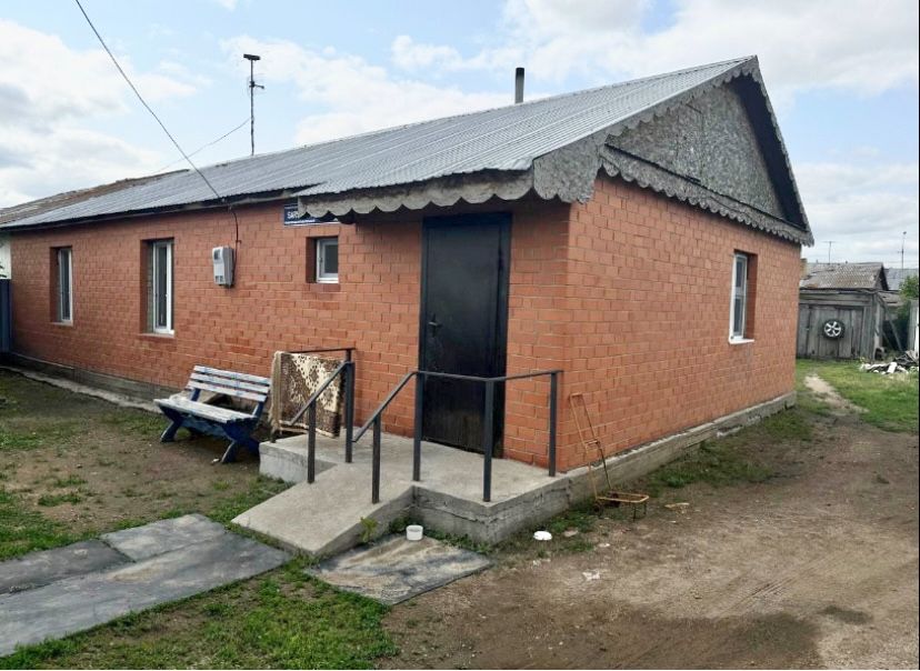 Продам дом с печным оттоплением в п.Заводском