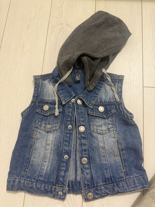 Без рукав  Zara и свитер Burbery