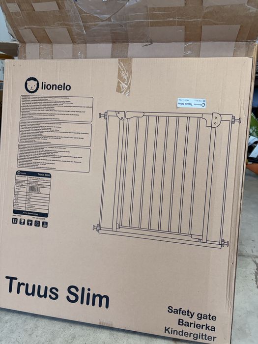 Vand 3 Poartite de siguranta, Lionelo, Truus Slim