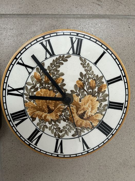 Doua ceasuri portelan