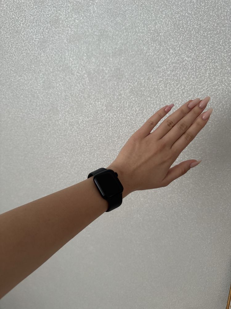 Продам apple watch se 40mm(2023)midnight