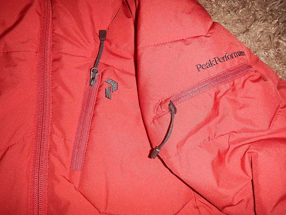 Geaca Pek Performance cu umplatura sitetica. Marimea XS-Women.