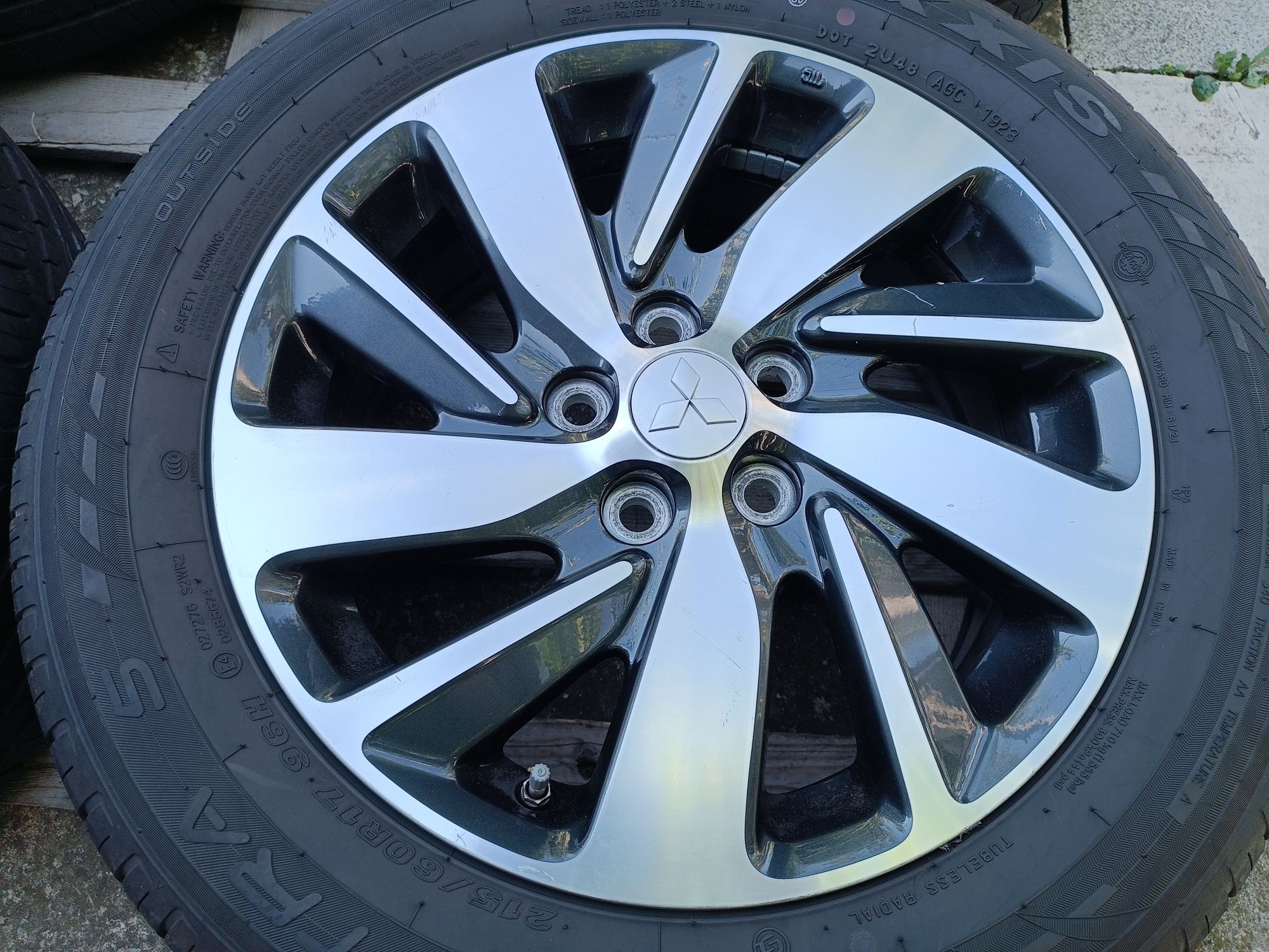 Лети джанти 17ки 5х114.3 Mitsubishi + летни гуми 215/60/17 Maxxis